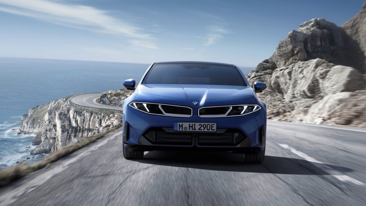 Noul BMW i3 promite 400 km autonomie cu o încărcare de doar 10 minute