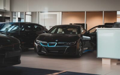 O clientă acuză un dealer că i-a falsificat semnătura pentru a adăuga 5.000 de dolari la credit