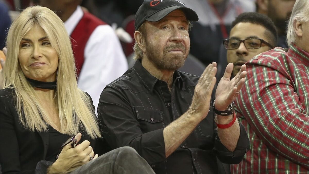 Chuck Norris a murit la 86 de ani. Mașinile care i-au definit legenda