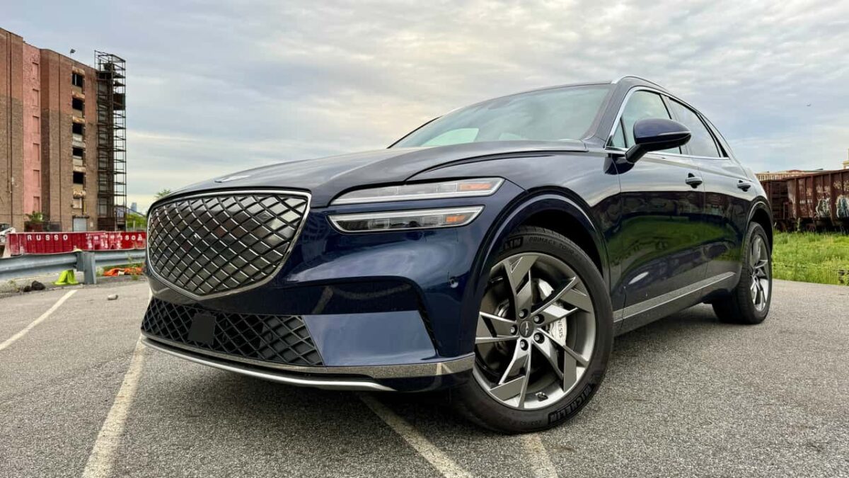 Genesis GV70 electric ajunge la 483 CP și costă sub 25.000 de dolari la mâna a doua