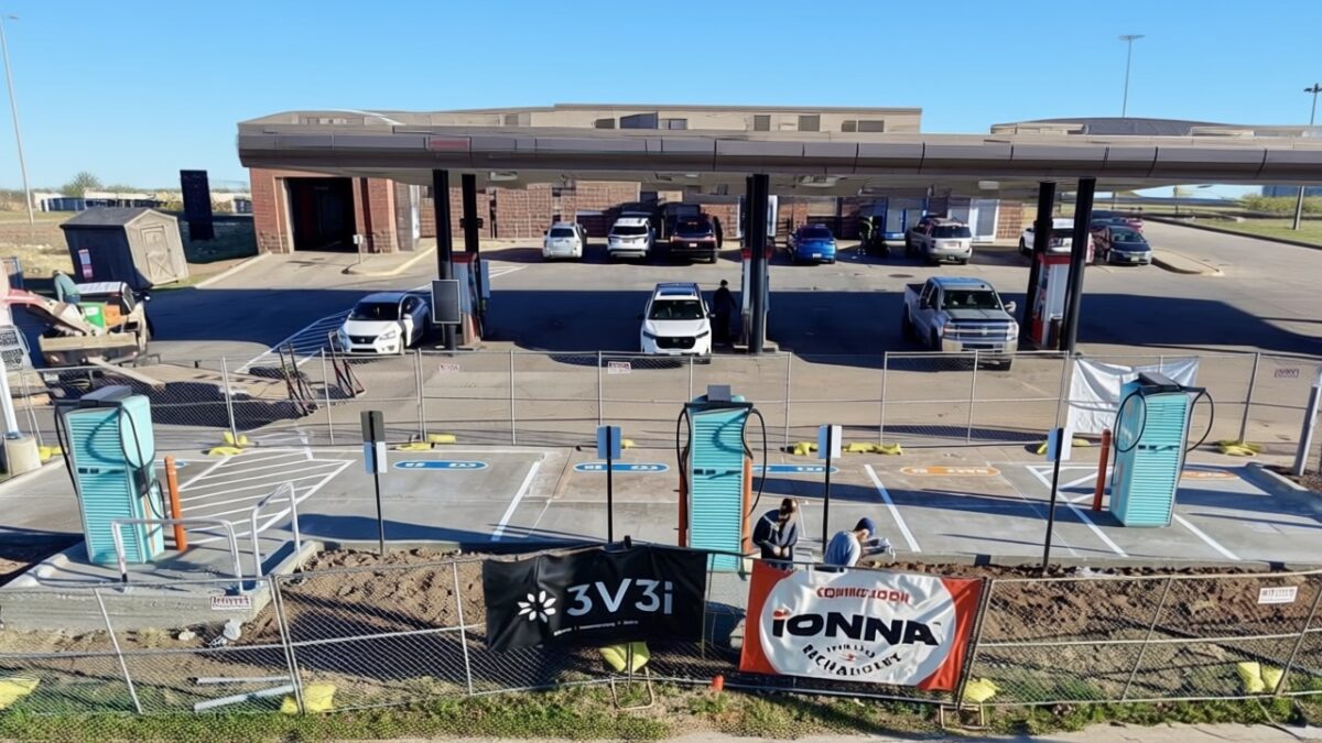 Ionna construiește o stație de încărcare pentru mașini electrice în doar 5 zile