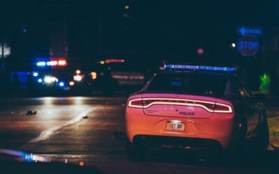 O șoferiță de 37 de ani a atacat o gravidă pentru un claxon și a mușcat un polițist