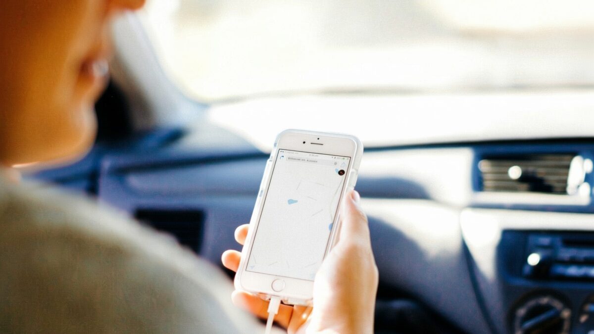 O șoferiță de 18 ani fără permis a ucis un om conducând cu 124 km/h