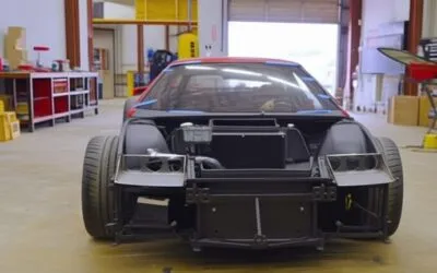 Ferrari Testarossa cu 6 roți primește un motor V8 Cadillac de 668 CP