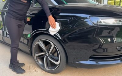 Metoda virală cu Comet de pe TikTok promite minuni dar îți distruge vopseaua