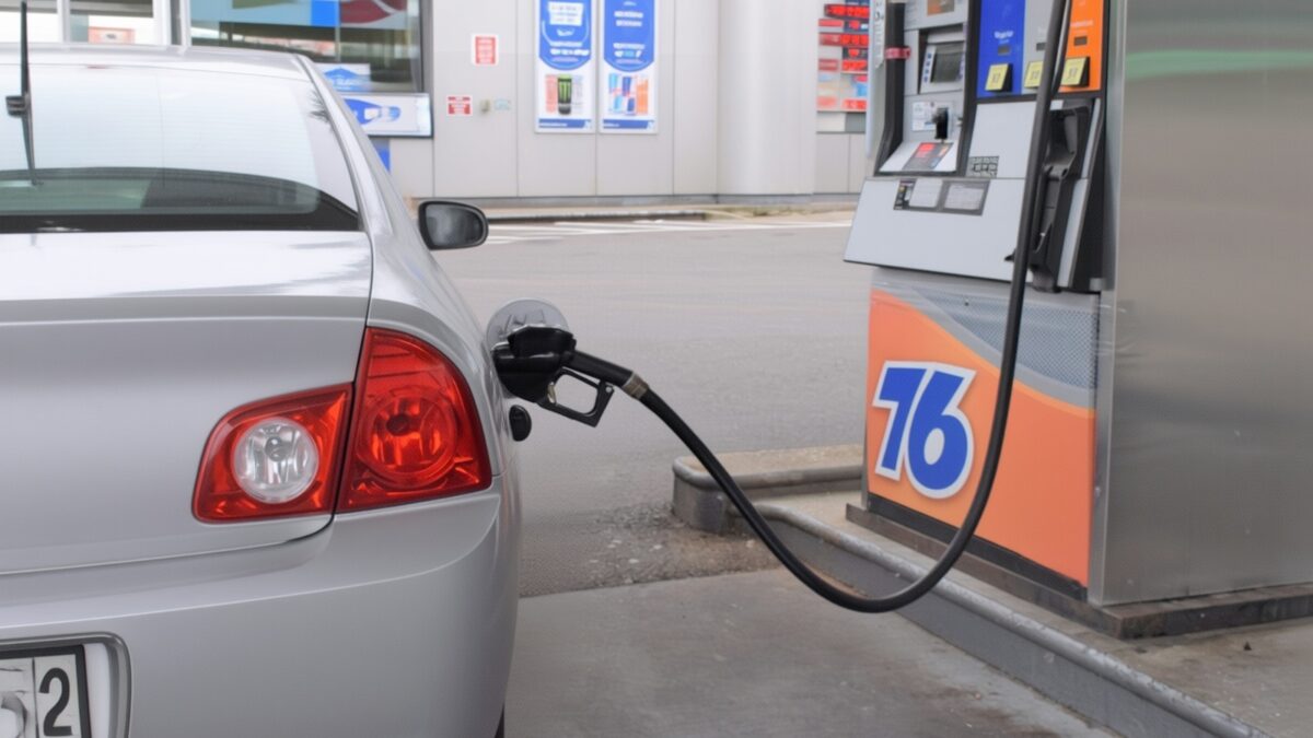 Prețul benzinei în SUA a explodat cu 20% după conflictul din Iran