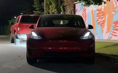 Tesla evită un recall pentru 2 milioane de mașini după decizia NHTSA