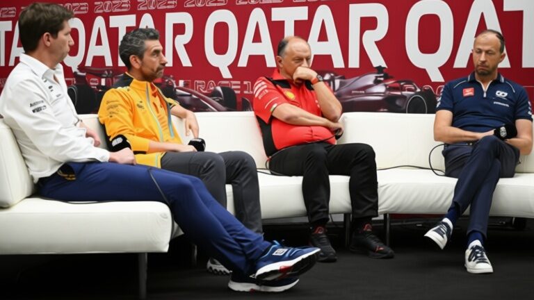 Carlos Sainz alimentează zvonurile despre trecerea șefului McLaren la Ferrari 1 Carlos Sainz alimentează zvonurile despre trecerea șefului McLaren la Ferrari