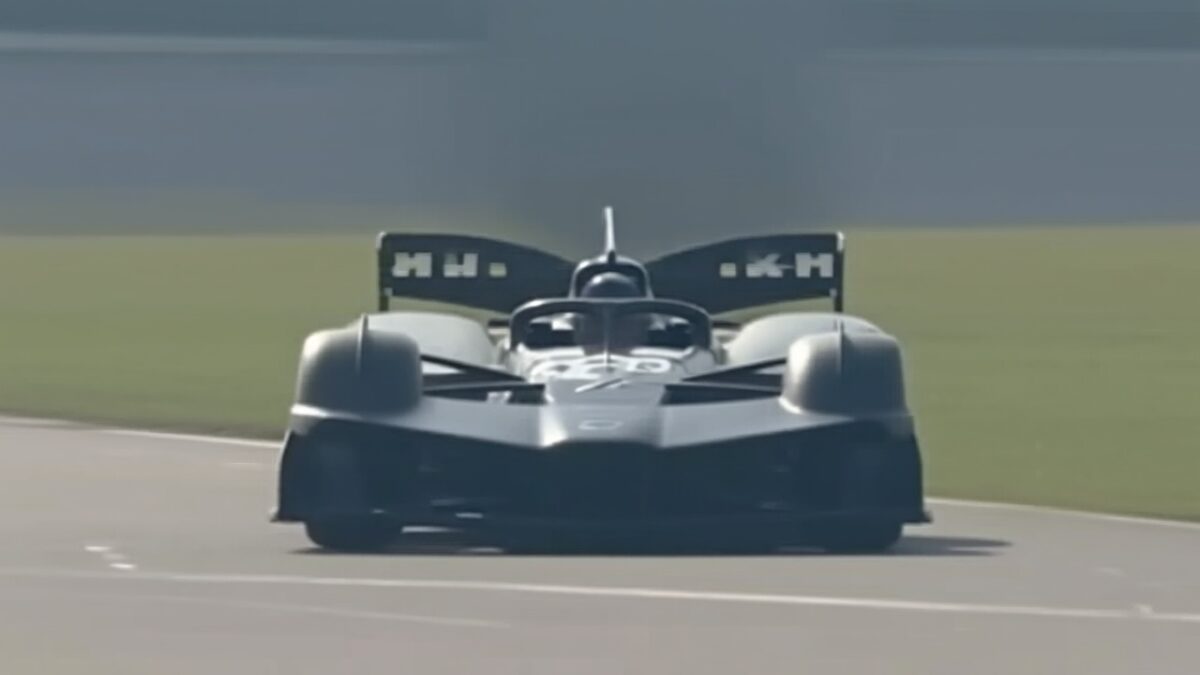 Aston Martin testează un prototip extrem cu design de F1 și motor V12 hibrid