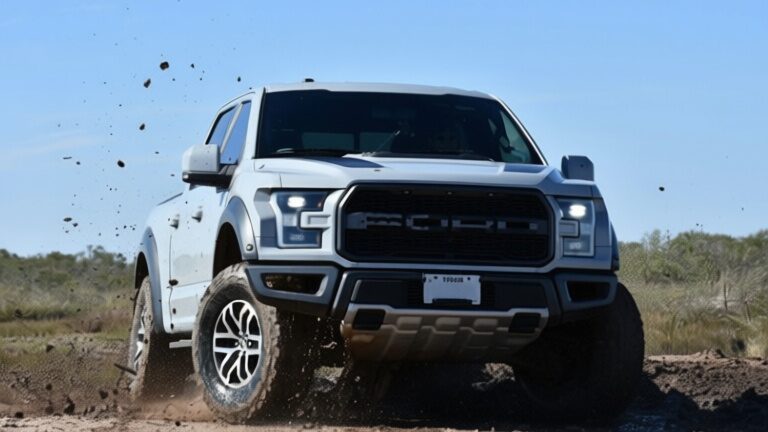 Hoți de Ford Raptor avertizați de poliție după ce au fost filmați cu pistoale