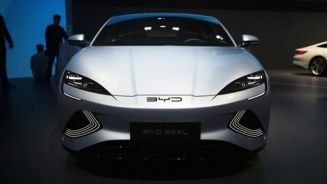 CEO-ul Ford cere interzicerea mașinilor chinezești din cauza riscurilor devastatoare