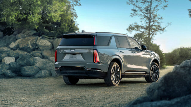 General Motors revine în UK cu Escalade-V de 682 CP la un preț de 199.950 lire