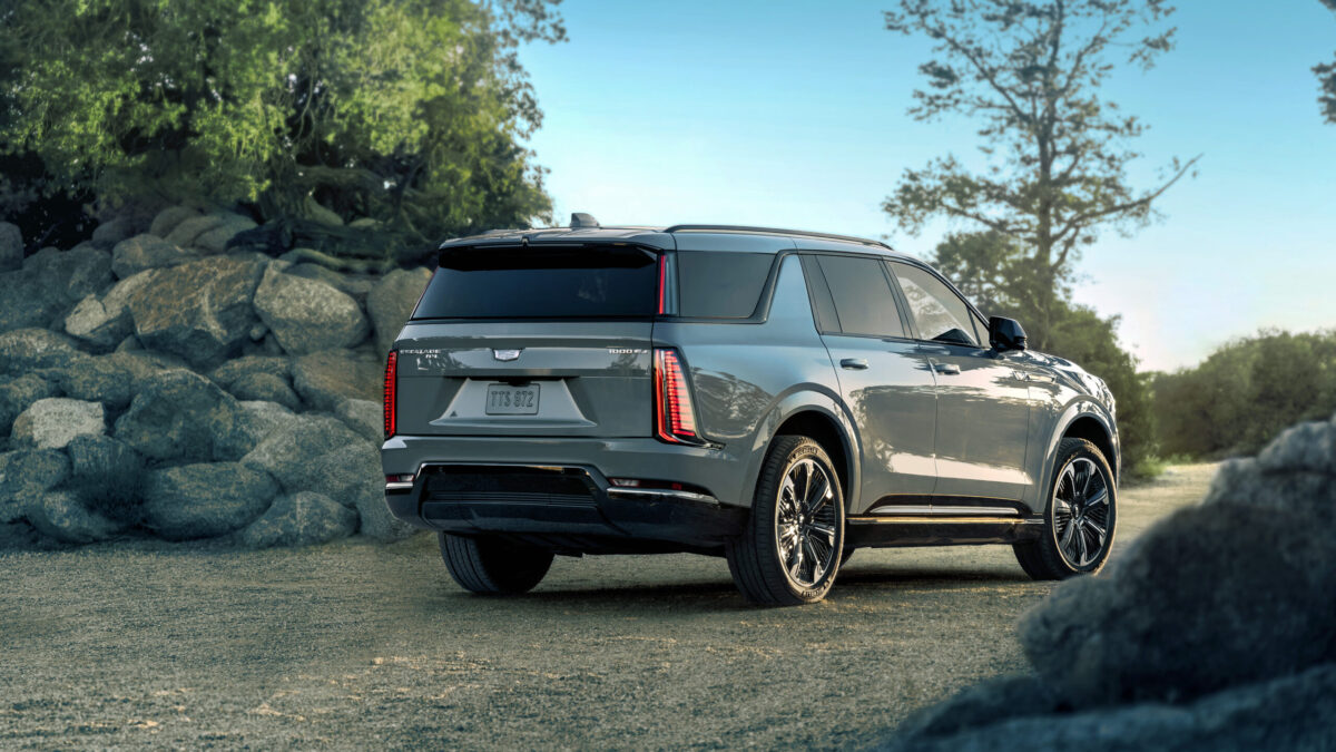 General Motors revine în UK cu Escalade-V de 682 CP la un preț de 199.950 lire