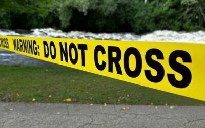 Un hidroavion Republic RC-3 din 1946 aterizează forțat pe o stradă din Phoenix