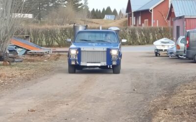 Acest Chevrolet V8 a parcurs peste 96.000 km folosind doar lemne