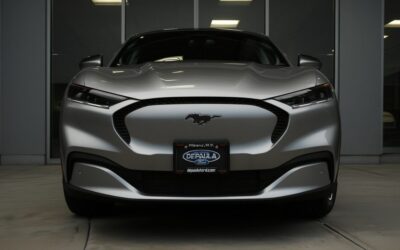 Ford pierde un executiv de la Tesla si anunta pierderi de 19,5 miliarde dolari