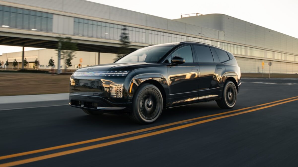 Noul Hyundai Ioniq 9 Black Ink oferă 422 CP și încărcare în 24 de minute