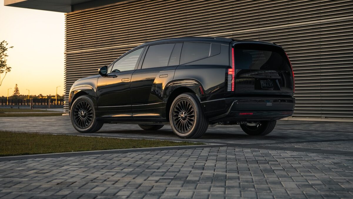 2027 Hyundai Ioniq 9 Black Ink