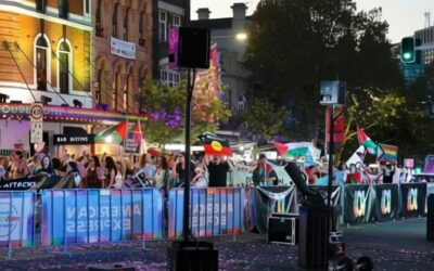 Sute de adolescenți au vandalizat mașini în Chicago. Un martor – e haos