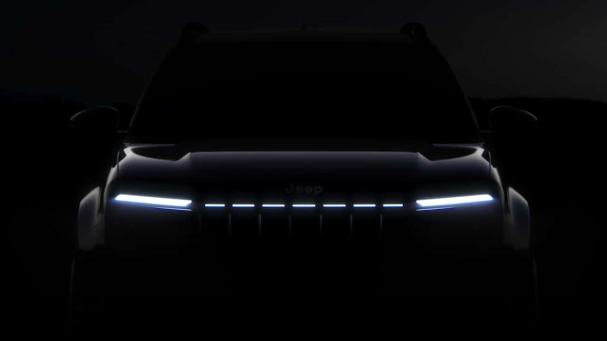 Jeep Avenger facelift va fi lansat în 2026 cu o nouă grilă iluminată
