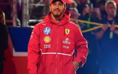 Lewis Hamilton face drifturi în Tokyo cu un Ferrari F40 și Kim Kardashian