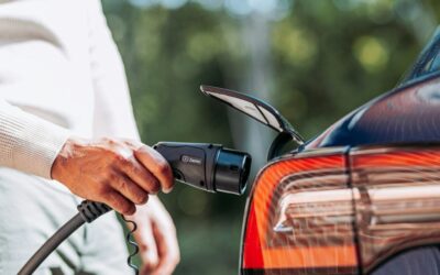 Închirierile de mașini electrice au crescut cu 25% din cauza prețului la carburanți