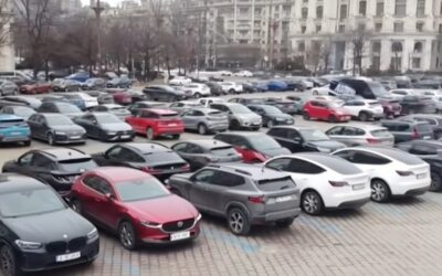 Parcare gratuită în București doar pentru electrice. 80.000 de șoferi de hibride vor plăti