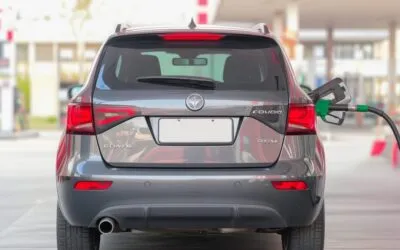 Prețul benzinei a sărit la 4,13 dolari galonul după blocarea Strâmtorii Ormuz