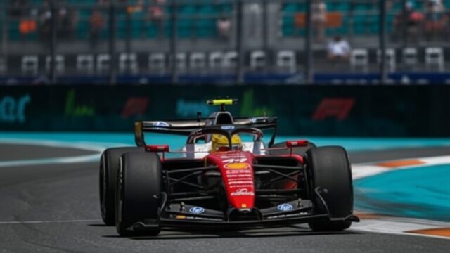 Lewis Hamilton acuză software-ul Ferrari pentru pierderea a 3 zecimi la Miami