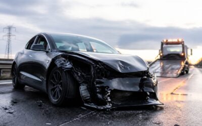 76 de ani, o victimă și zero acuzații după impactul unei Tesla Model 3. Ancheta verifică rolul Autopilot