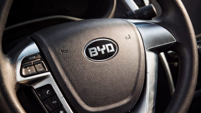 BYD ridică miza pentru influencerii auto. Informațiile false despre EV-uri pot costa scump