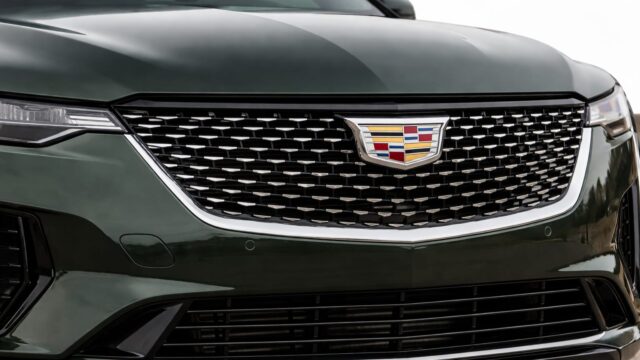 De ce mai pariază Cadillac pe benzină acum. Semnal clar pentru clienții care nu vor electric