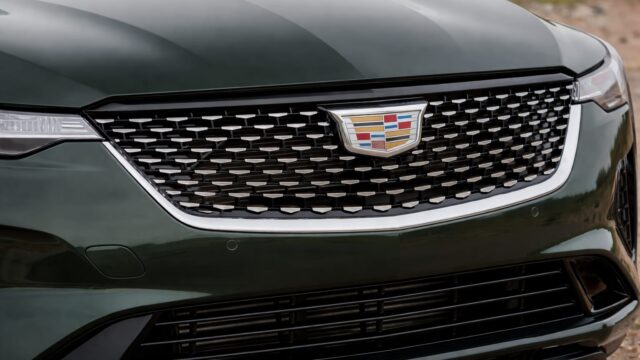 De ce pariază un brand împins spre electric pe încă un SUV pe benzină de 150 de milioane de dolari