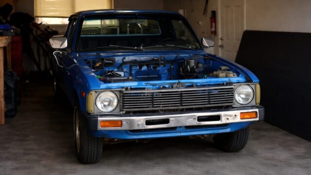 Un Toyota utilitar din 1982 arată miza conversiilor EV ieftine. Cine câștigă din rețeta cu piese second-hand