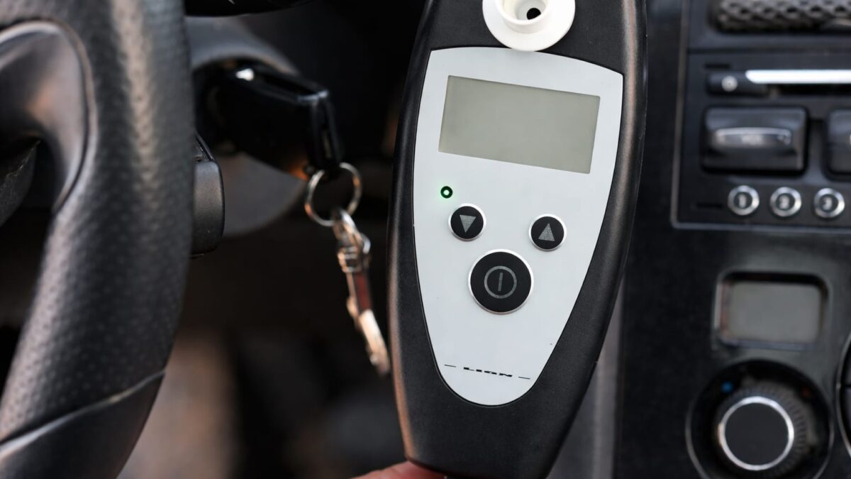 Toate mașinile noi din UE, pregătite pentru alcool-lock de la 1 iulie. Nicio mașină nu se scumpește oficial acum