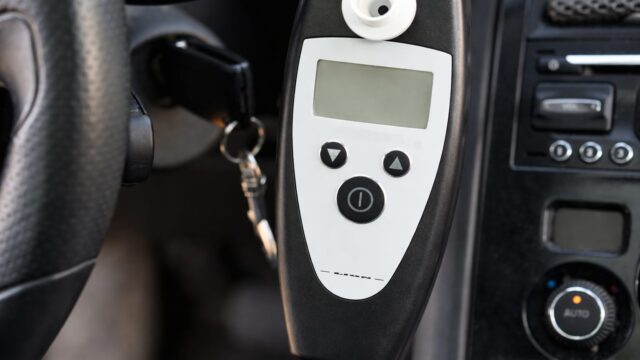 Toate mașinile noi din UE, pregătite pentru alcool-lock de la 1 iulie. Nicio mașină nu se scumpește oficial acum 12 Toate mașinile noi din UE, pregătite pentru alcool-lock de la 1 iulie. Nicio mașină nu se scumpește oficial acum