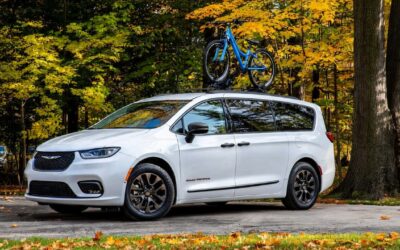 Chrysler recheamă 17277 de Pacifica PHEV după risc de incendiu la baterie. Stellantis taie din oferta plug-in hybrid