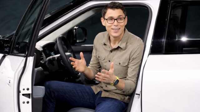 Rivian intră peste Tesla în lupta pentru ADAS avansat. Ce câștigă clienții de electrice