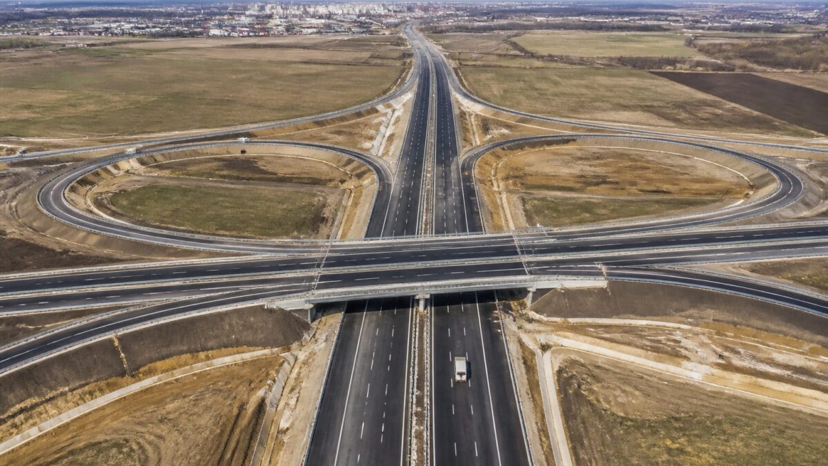 Veriga care poate scoate traficul greu din jurul Capitalei ar putea fi gata mai devreme. Ce se schimbă pentru șoferi