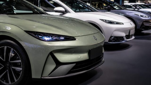 Mașinile chinezești au ajuns la 11% din vânzările auto din Europa. Cum au împins hibridele pragul record
