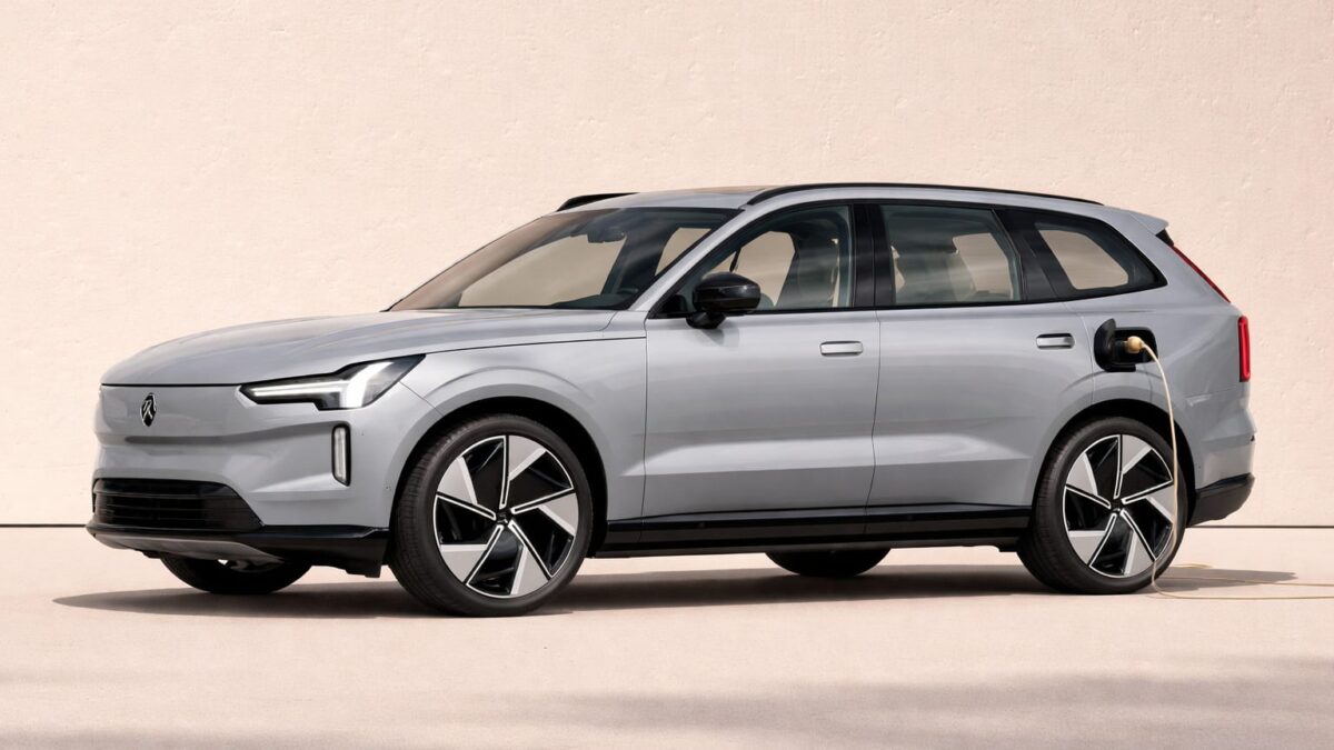 SUV-ul electric de familie care plătește singur la încărcare. Ce schimbă Volvo pentru drumurile lungi
