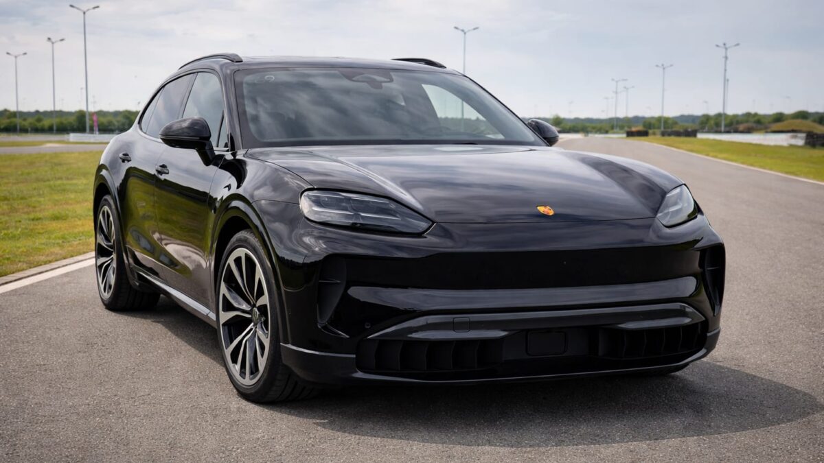 Primul SUV electric Cayenne promite 644 km și încărcare în sub 16 minute. Este acesta noul reper premium?