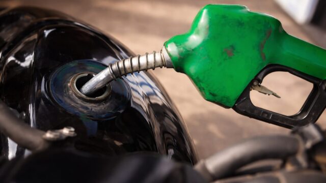 Benzina a rămas la 8,62 lei pe litru duminică, motorina la 9,18 lei. Ce înseamnă stagnarea pentru bugetul șoferilor