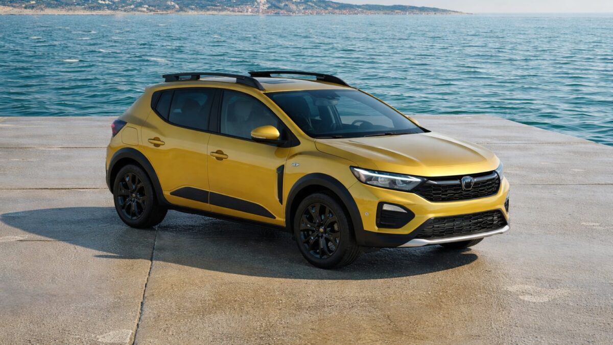 Renault Clio a depășit Dacia Sandero Stepway în clasamentul AutoPlus. Diferența reală de preț este de doar 400 de euro