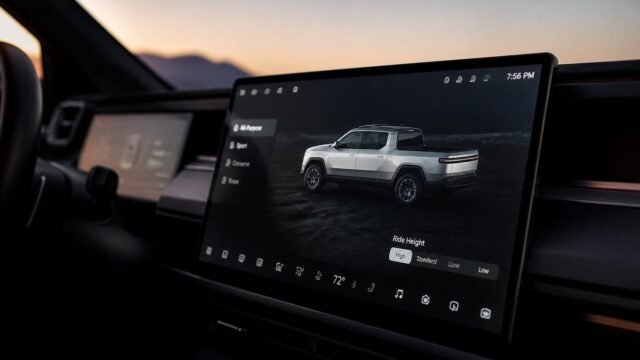 RJ Scaringe (Rivian) avertizează. Mărcile pe benzină vor rămâne în urmă. Miza e software-ul și electronica mașinii