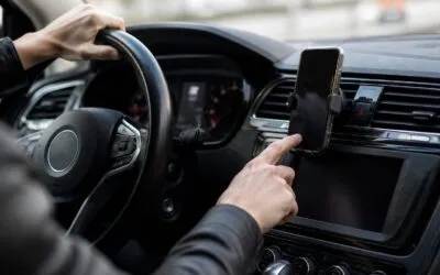 Ai nevoie de un suport telefon auto pentru a te bucura de siguranță maximă la volan