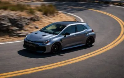 Toyota GR Corolla 2026 a fost lansată. Primești 300 CP sub 50.000 de dolari cu rețetă clasică