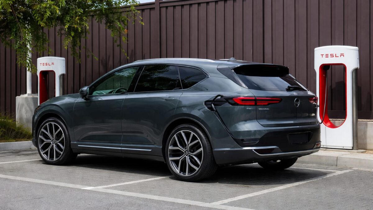Volvo activează Plug & Charge pentru EX90 și EX60 în SUA. Cum simplifică încărcarea la peste 35.000 de puncte 1 Volvo activează Plug & Charge pentru EX90 și EX60 în SUA. Cum simplifică încărcarea la peste 35.000 de puncte