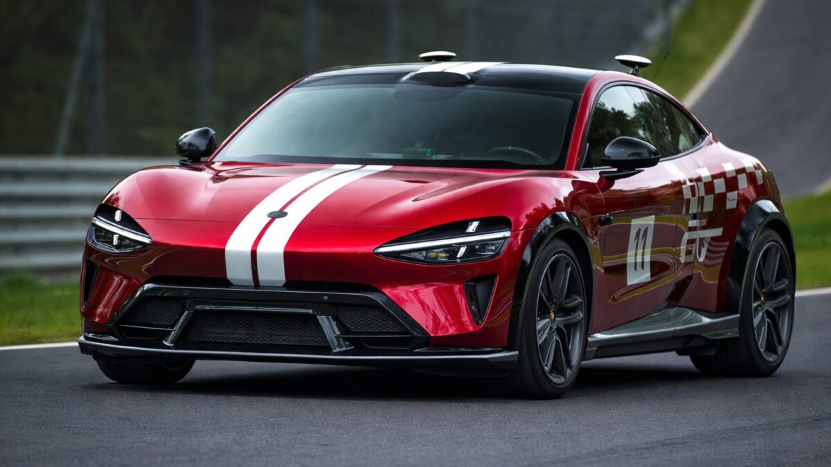 Un SUV electric de aproape 1.000 CP a mers singur pe Nordschleife. Cât de aproape e autonomia de ritmul unui pilot 1 Un SUV electric de aproape 1.000 CP a mers singur pe Nordschleife. Cât de aproape e autonomia de ritmul unui pilot
