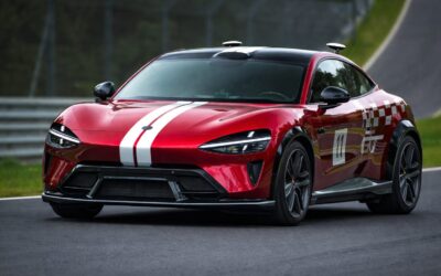 Un SUV electric de aproape 1.000 CP a mers singur pe Nordschleife. Cât de aproape e autonomia de ritmul unui pilot